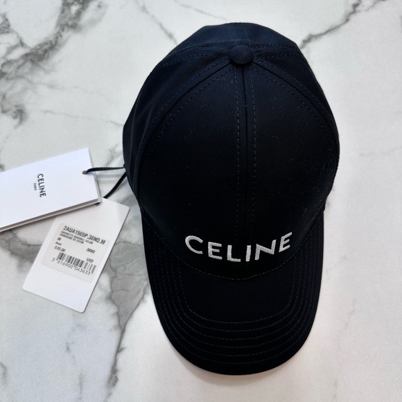 CELINE BASEBALL CAP IN COTTON
570 USD M - Picture 5 of 12